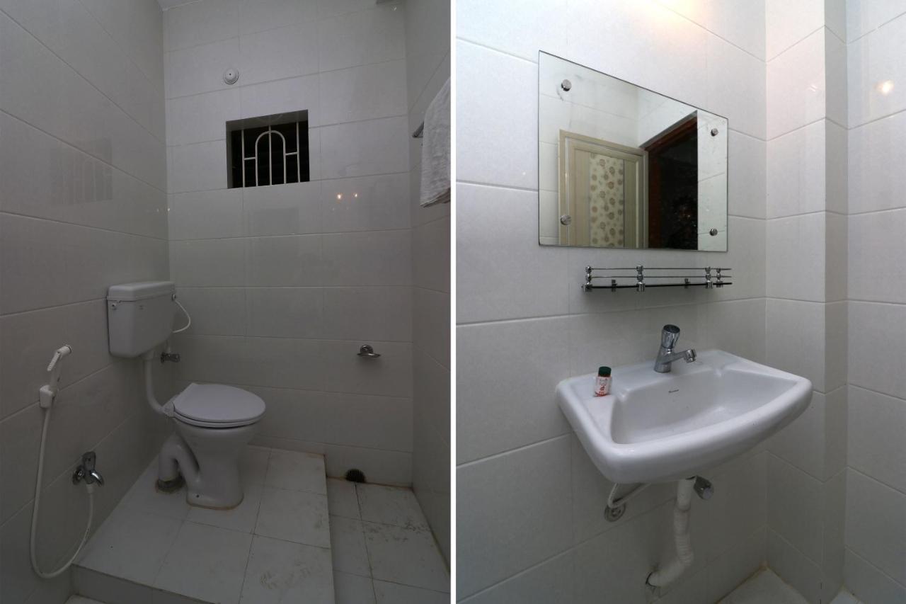 Oyo Hotel Ayush Palace Cuttack Exterior foto